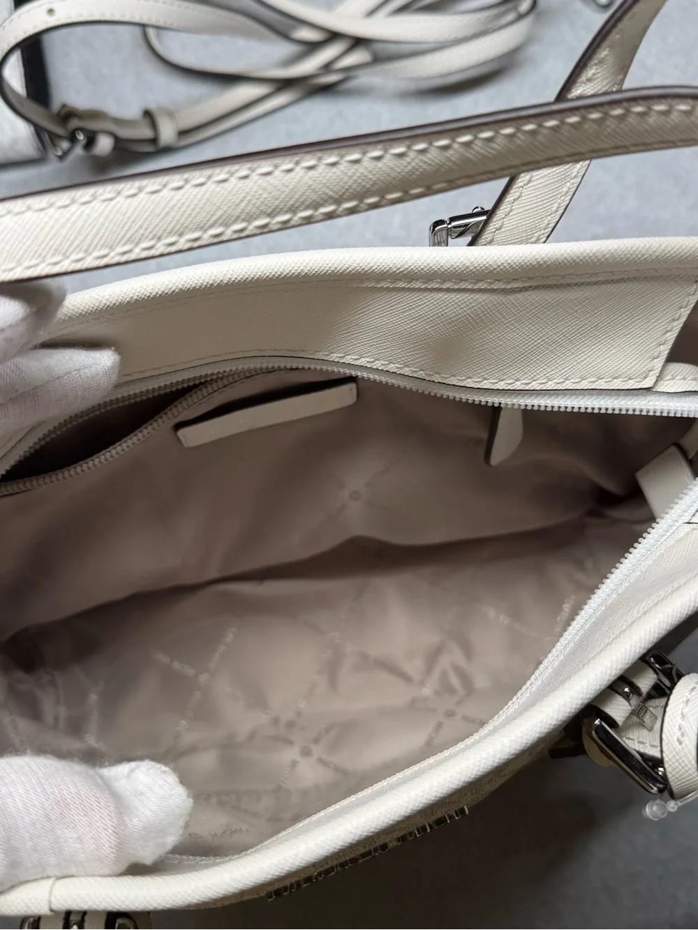 Michael Kors White MK Signature Tote with Removable Strap and Wristlet